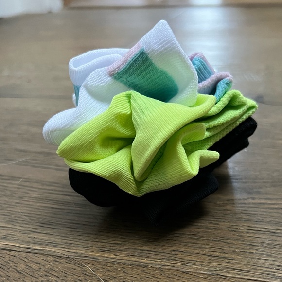 Nike Women's Everyday Plus Lightweight No-Show Socks 3 Pack - Picture 4 of 6